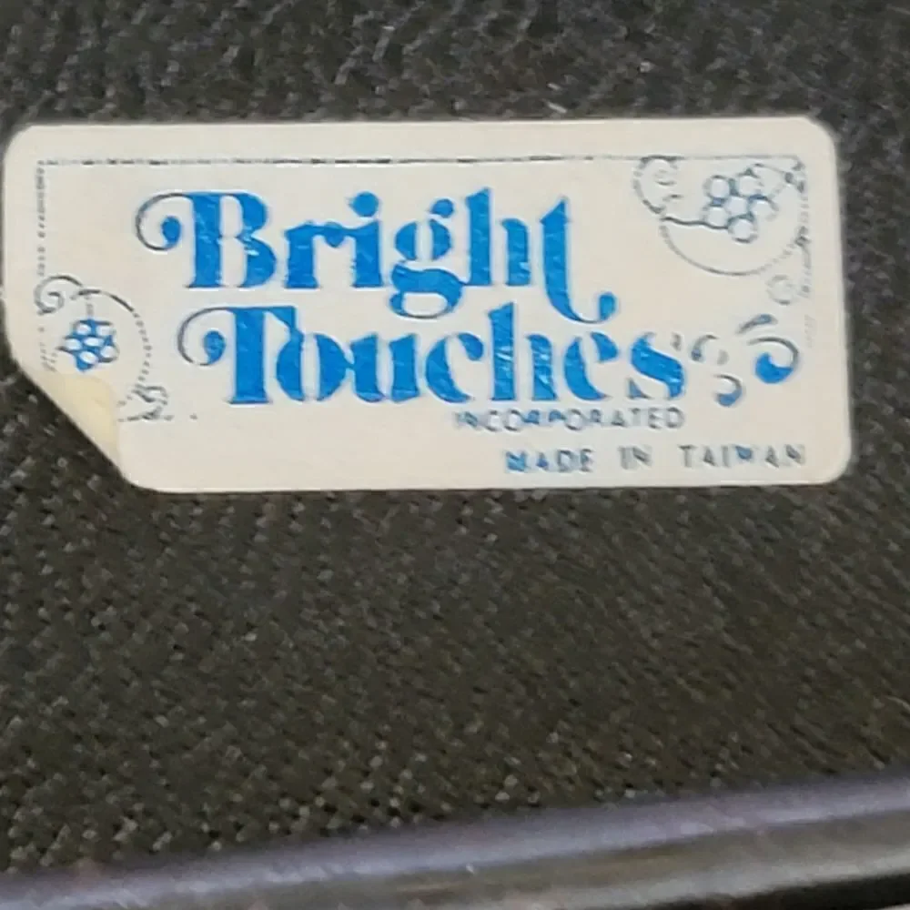 Bright touches Vintage 90s picture frame ceramic oval Victorian cottagecore